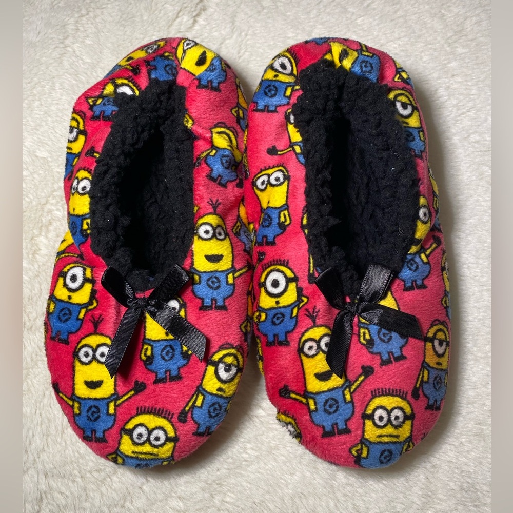 Universal Studios Kids Pink Sherpa Minions Slippers S (6/7)